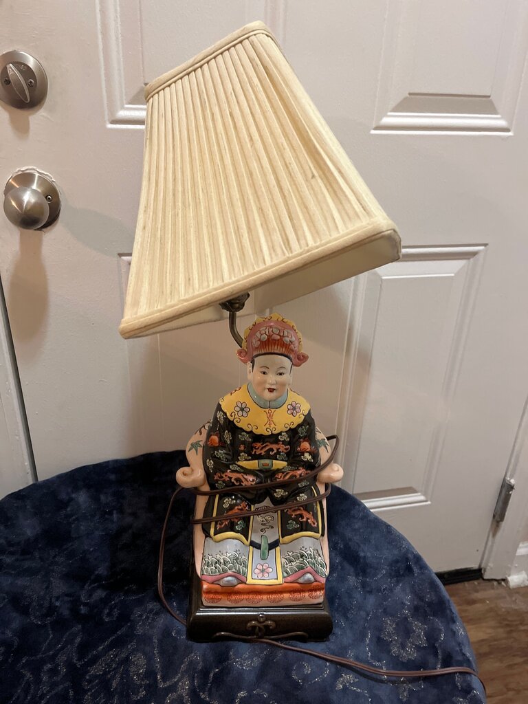 Chinese Figurine Lamp