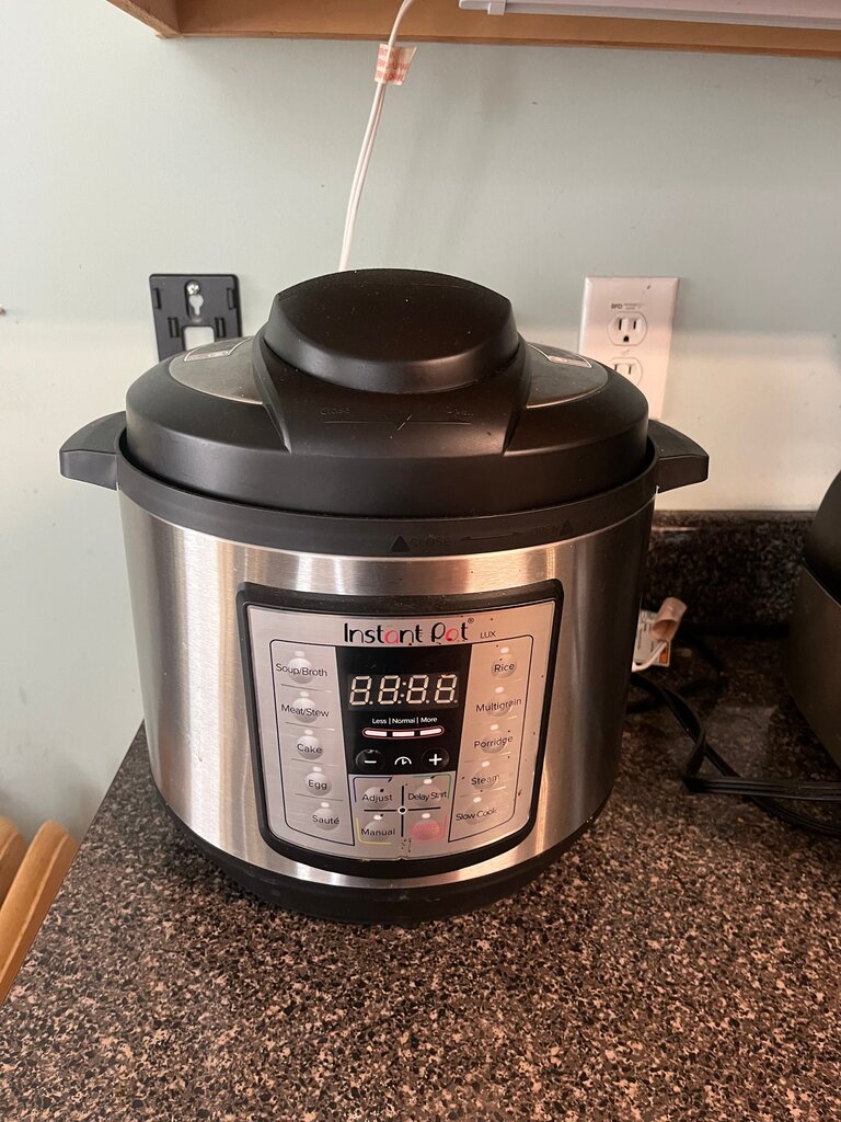 Instant Pot Lux Pressure Cooker