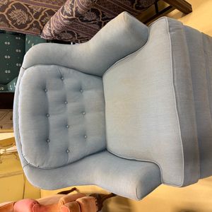 Dusty Blue Velvet Tufted Chair with Brown Legs "Shelby"