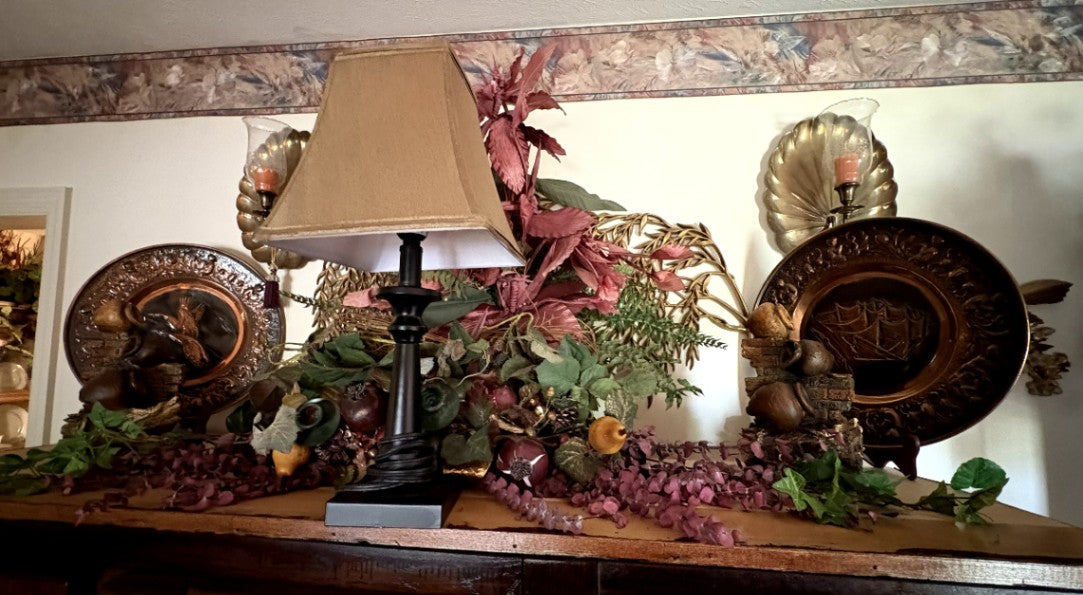 Decorative Table Lamp with Floral Arrangement
