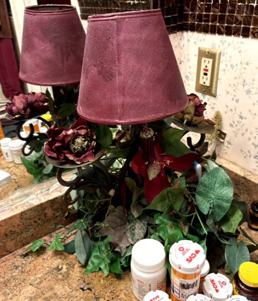 Decorative Table Lamp with Floral Accents