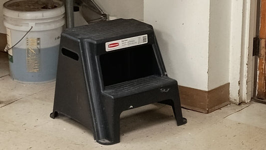 Rubbermaid Step Stool
