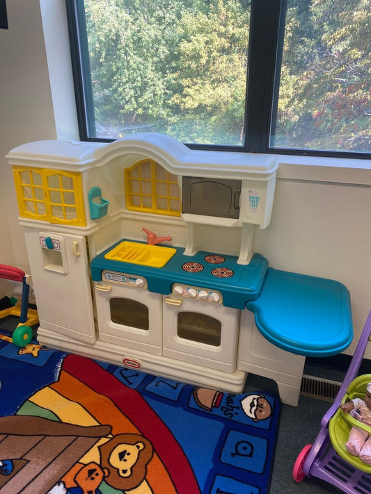 Little Tikes Play Kitchen