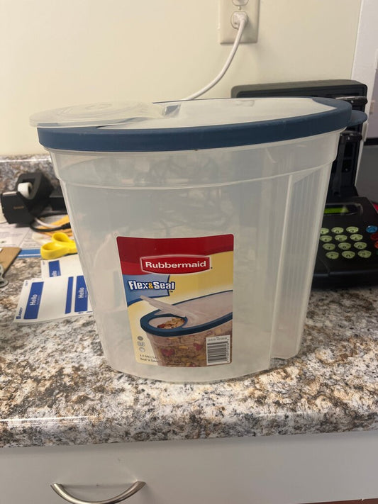 Rubbermaid Flex & Seal Storage Container