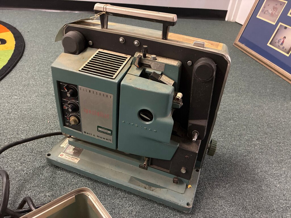 Bell & Howell Specialist Automatic Filmsound Projector