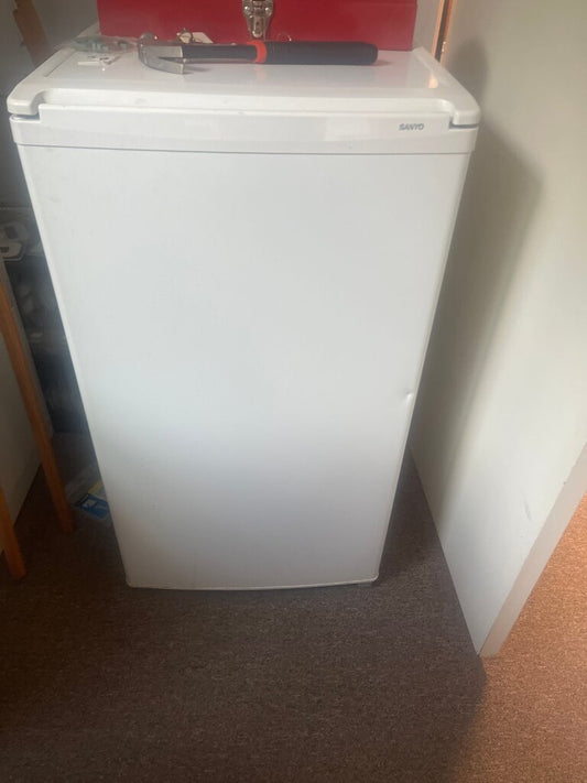 Sanyo Compact Refrigerator