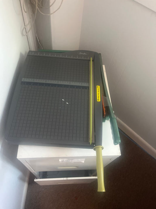 Paper Cutter Trimmer with Gridded Mat