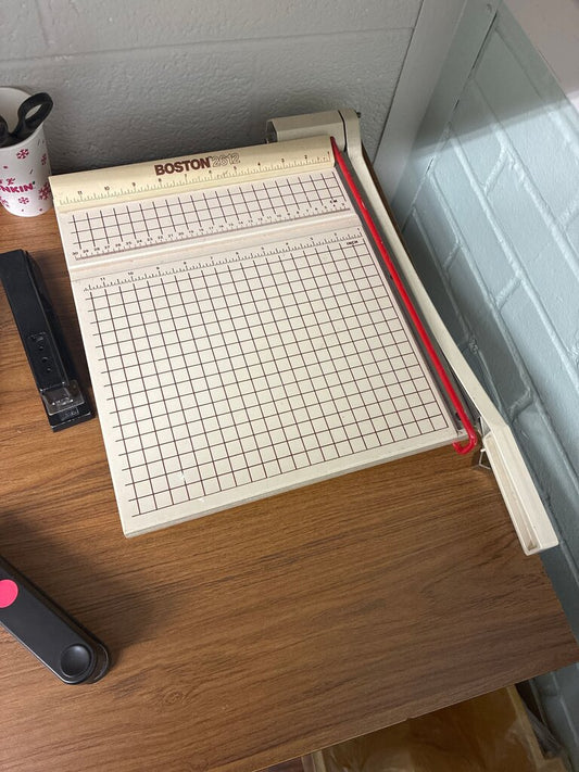 Boston 2612 Paper Cutter