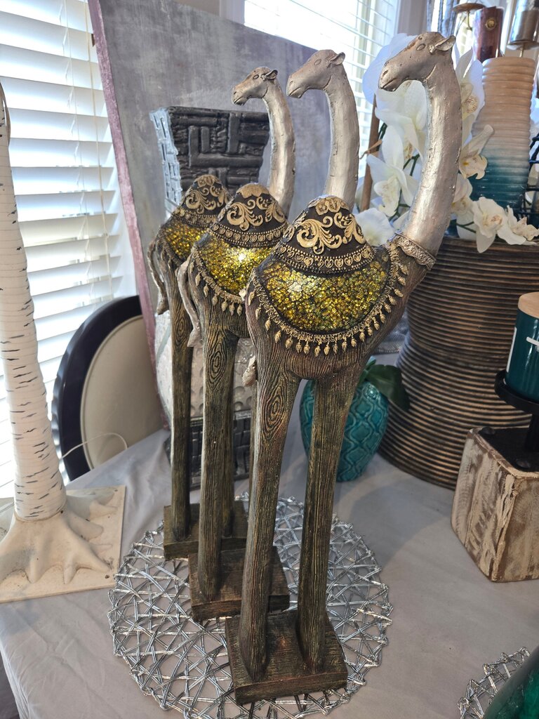 Set of Decorative Giraffe Figurines