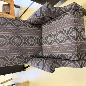 Traditional Upholstered Armchair with Damask Pattern in Blue and Beige
